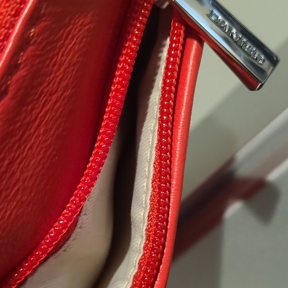 New Genuine Danier leather fanny pack belt bag in vibrant red & silver - Picture 5 of 11